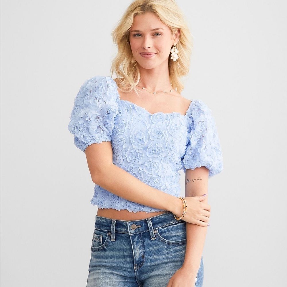 Willow&Root Buckle Women’s Medium Blue Rosette  Cropped Rosette Top Cottagecore